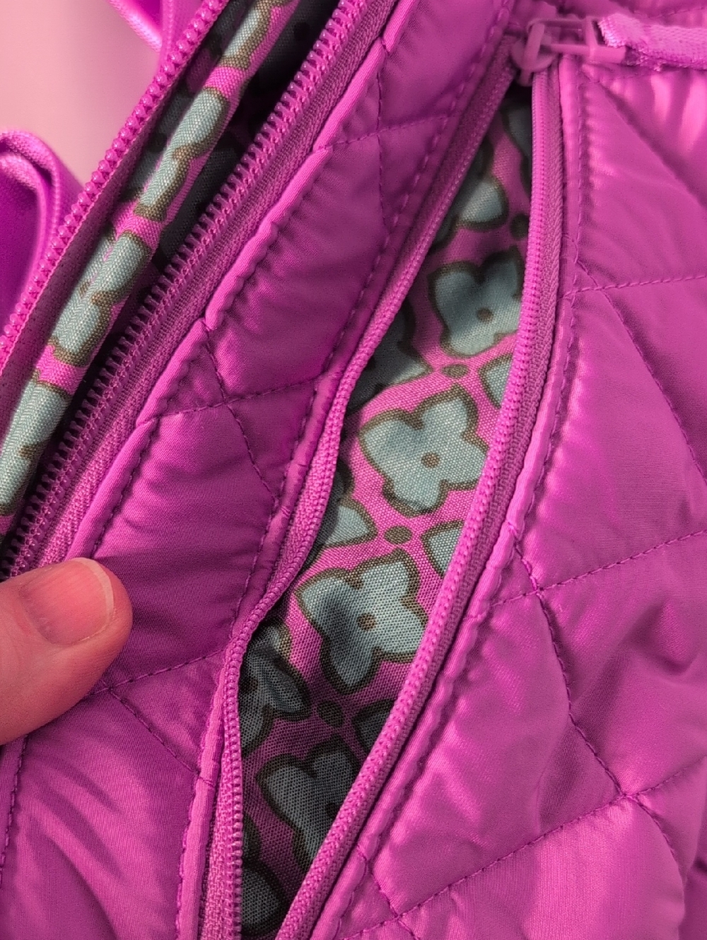 Vera Bradley Outlet Large Belt Bag in Irish Orchid Ultralight - Picture 8 of 10